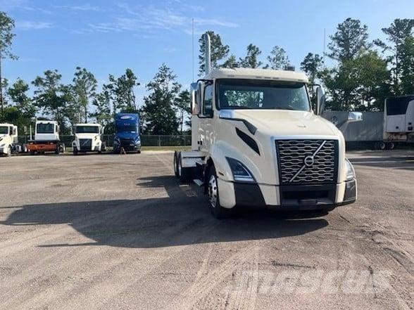 Volvo VNL64T300 Dragbilar
