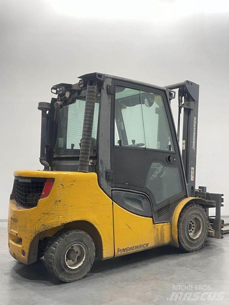 Jungheinrich DFG430S Dieselmotviktstruckar