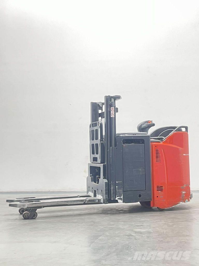 Linde D12HPSP-133 Staplare-led