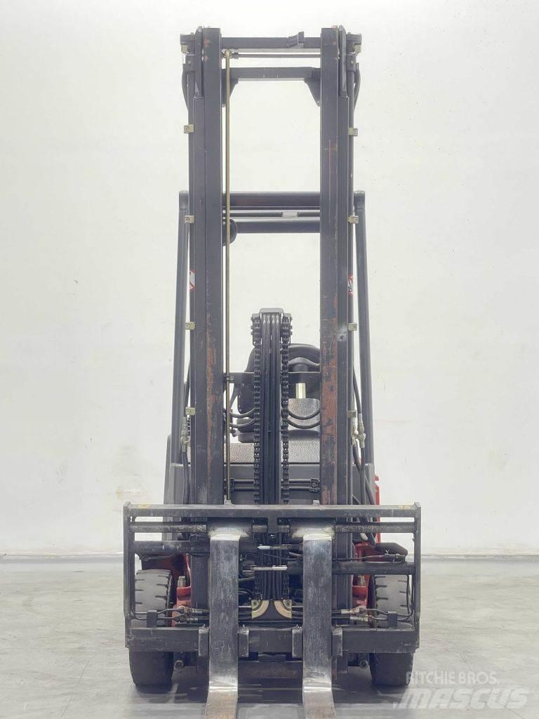 Linde E15Z-02-324 Elmotviktstruckar