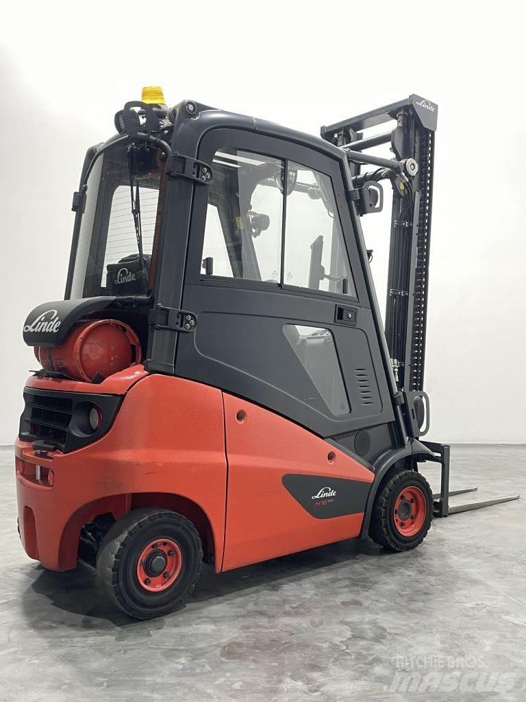 Linde H16T-01-391 Gasolmotviktstruckar
