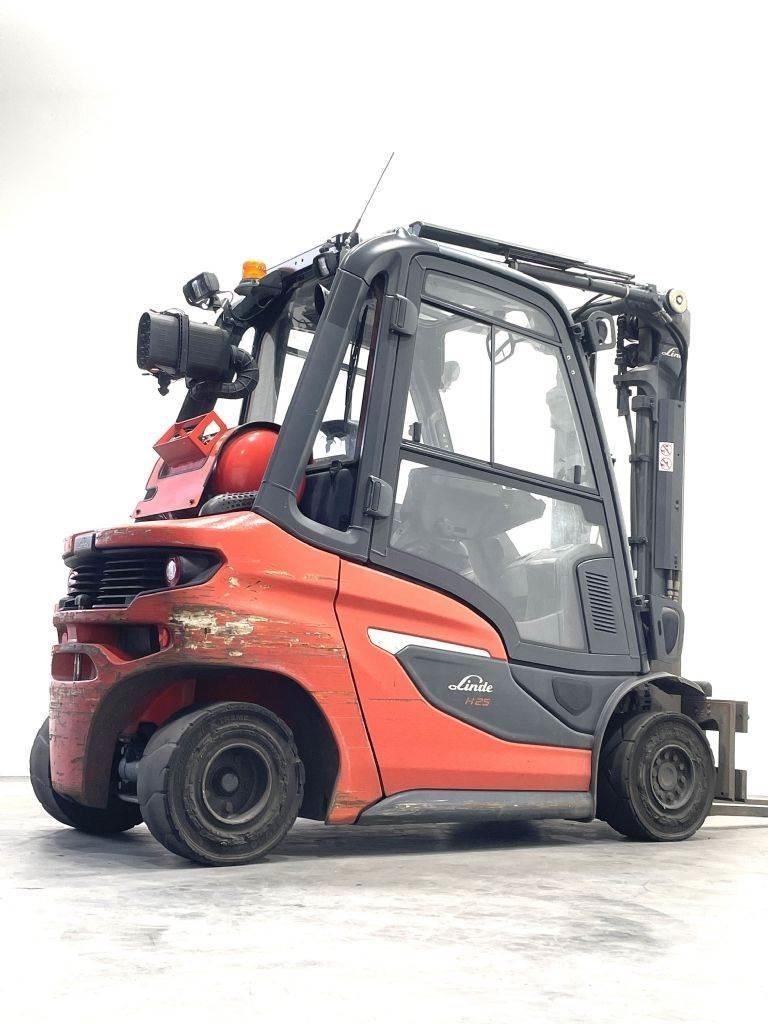 Linde H25T-01 Gasolmotviktstruckar