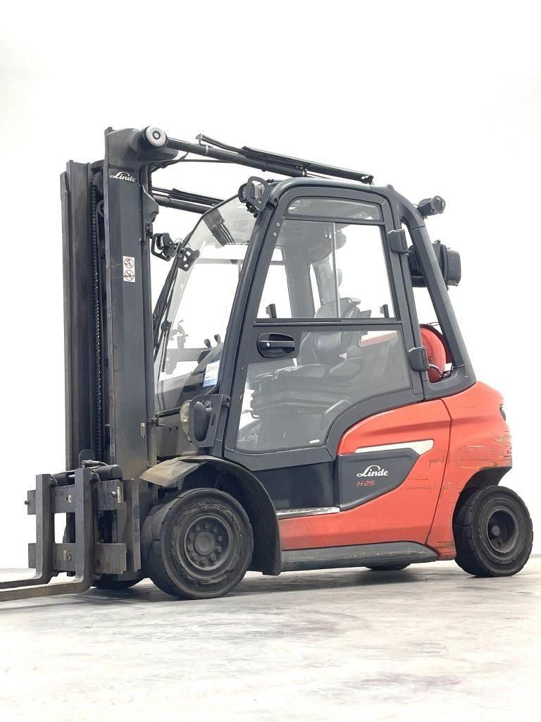 Linde H25T-01-1202 Gasolmotviktstruckar