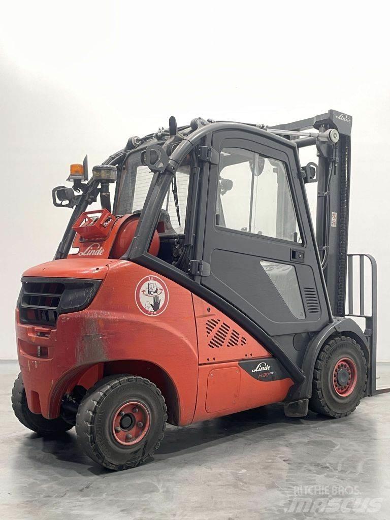 Linde H30T-02-393 Gasolmotviktstruckar