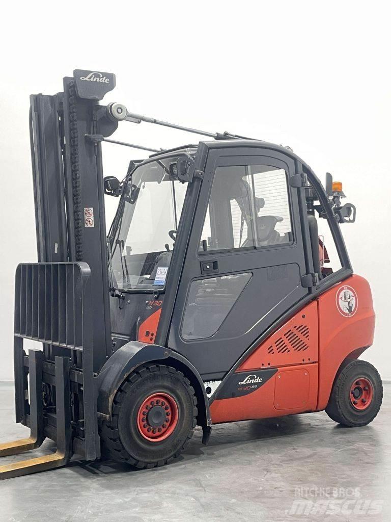 Linde H30T-02-393 Gasolmotviktstruckar