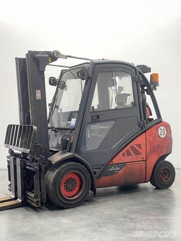 Linde H30T-02-393 Gasolmotviktstruckar