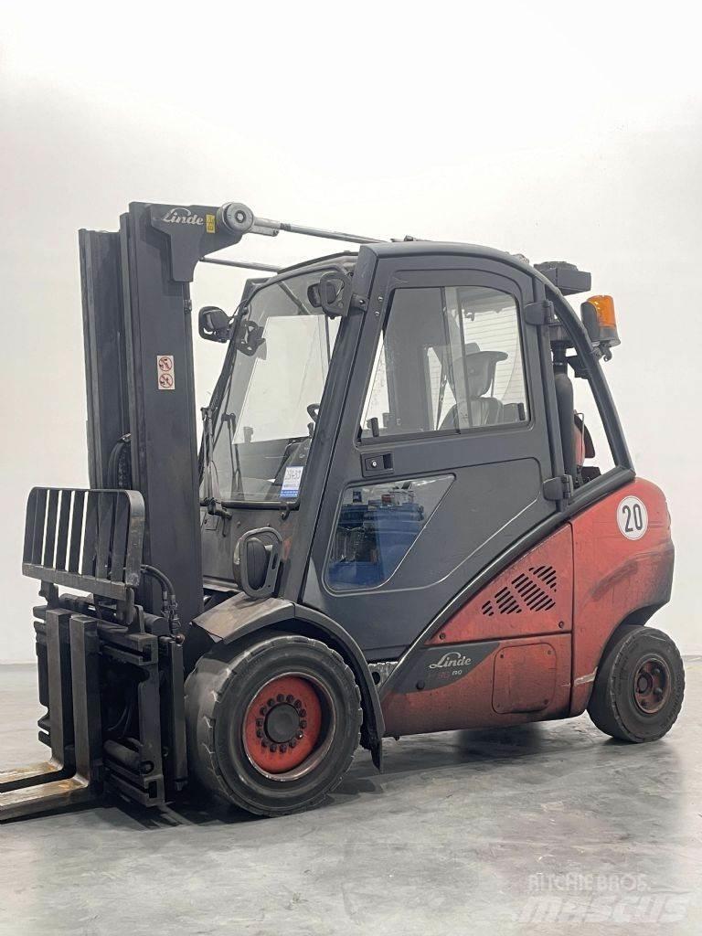 Linde H30T-02-393 Gasolmotviktstruckar