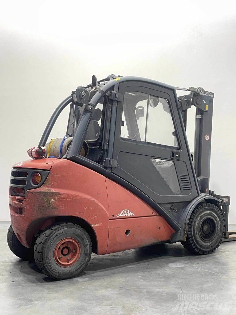 Linde H30T-393 Gasolmotviktstruckar