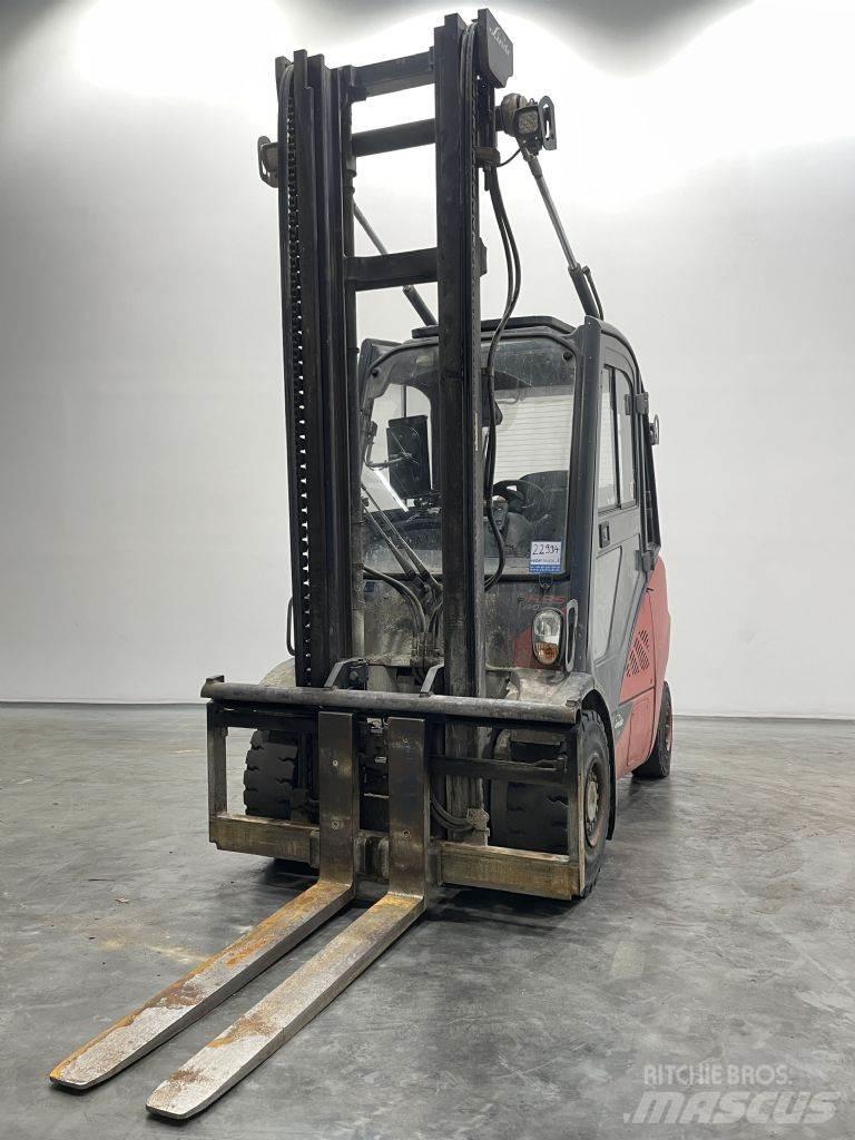 Linde H35T-02-393 Gasolmotviktstruckar