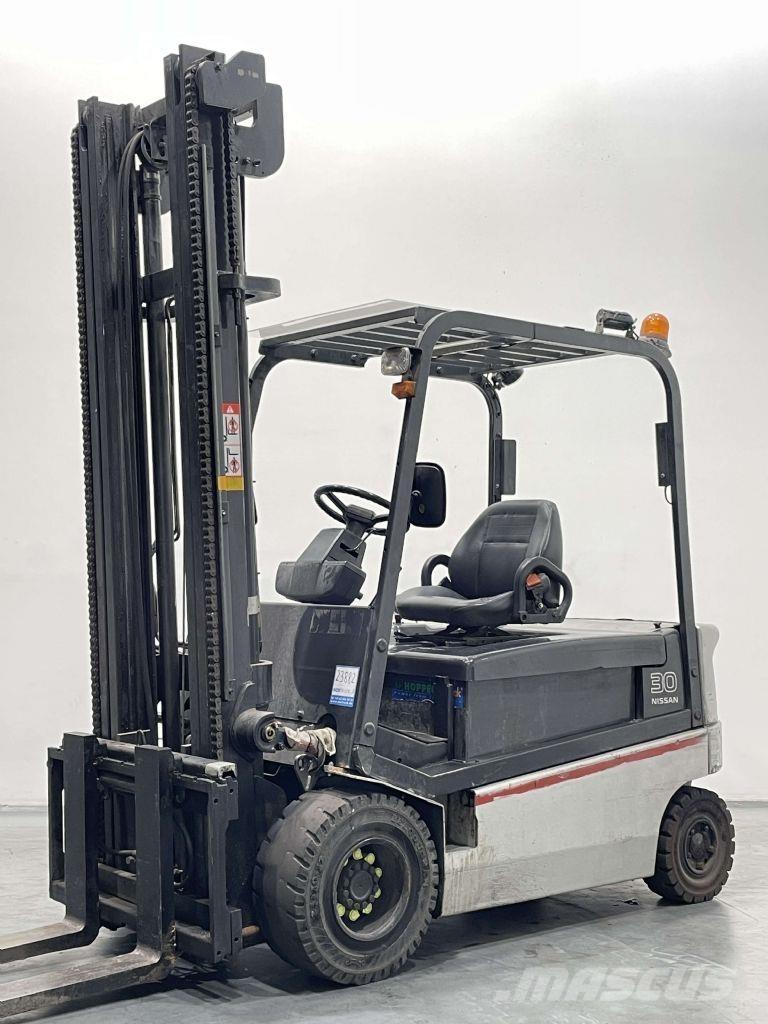 Nissan GQ02L30CU Elmotviktstruckar