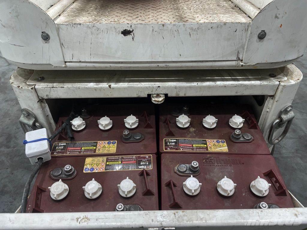 UpRight TM12 Saxliftar
