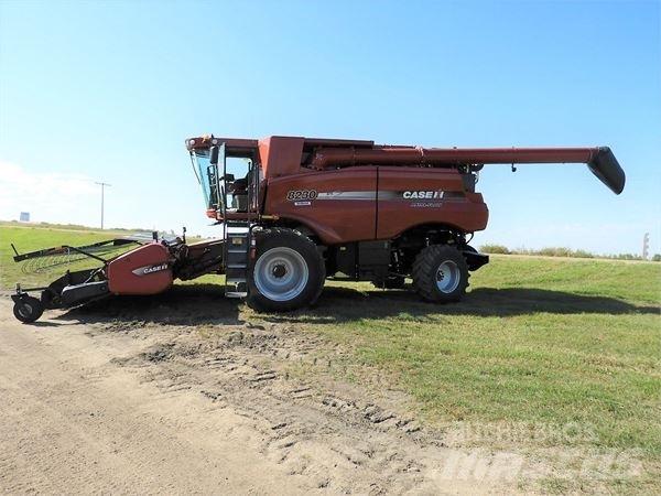 Case IH 8230 Skördetröskor