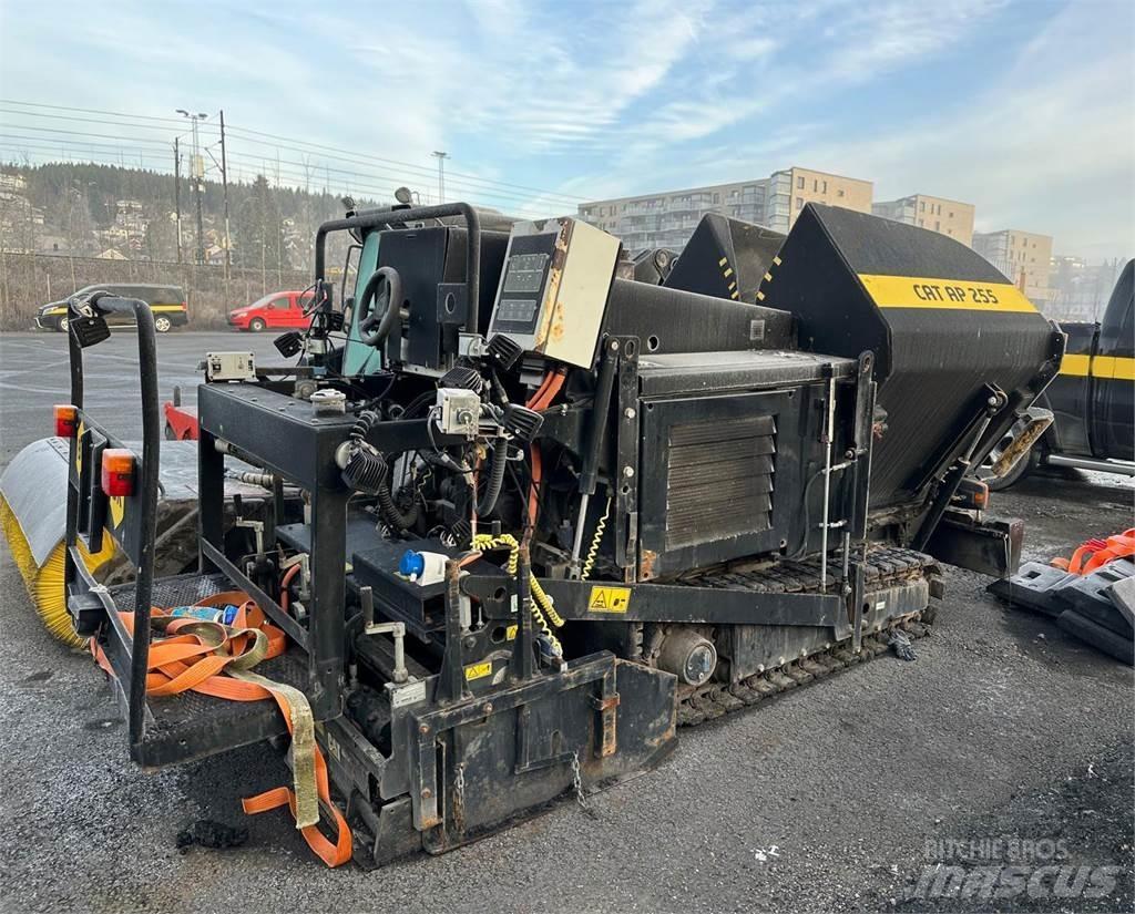 CAT AP255 Paver Asfaltsläggningsmaskiner