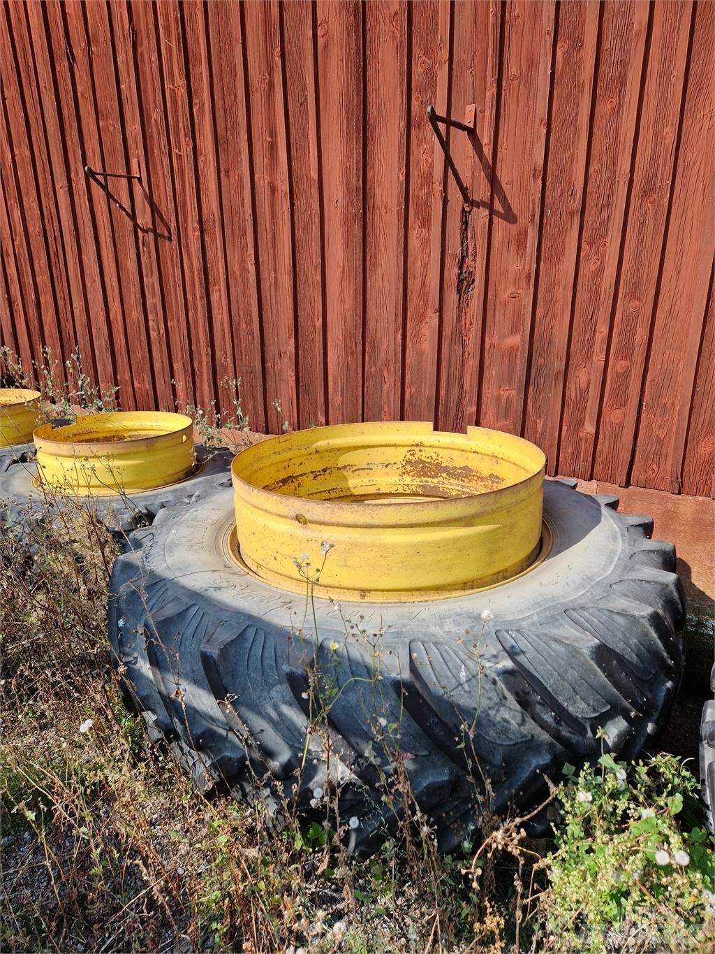  650/65x42, 540/65x30 Däck, hjul och fälgar