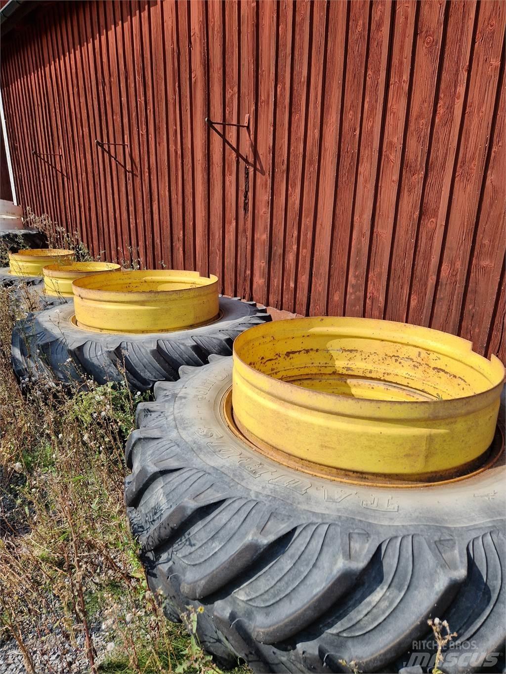  650/65x42, 540/65x30 Däck, hjul och fälgar
