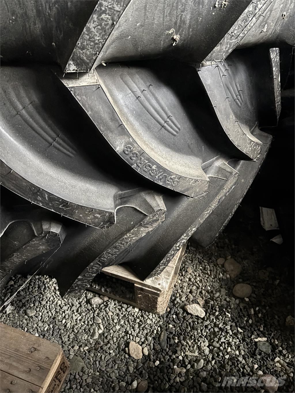 BKT Däck 650/65R38 1st Däck, hjul och fälgar