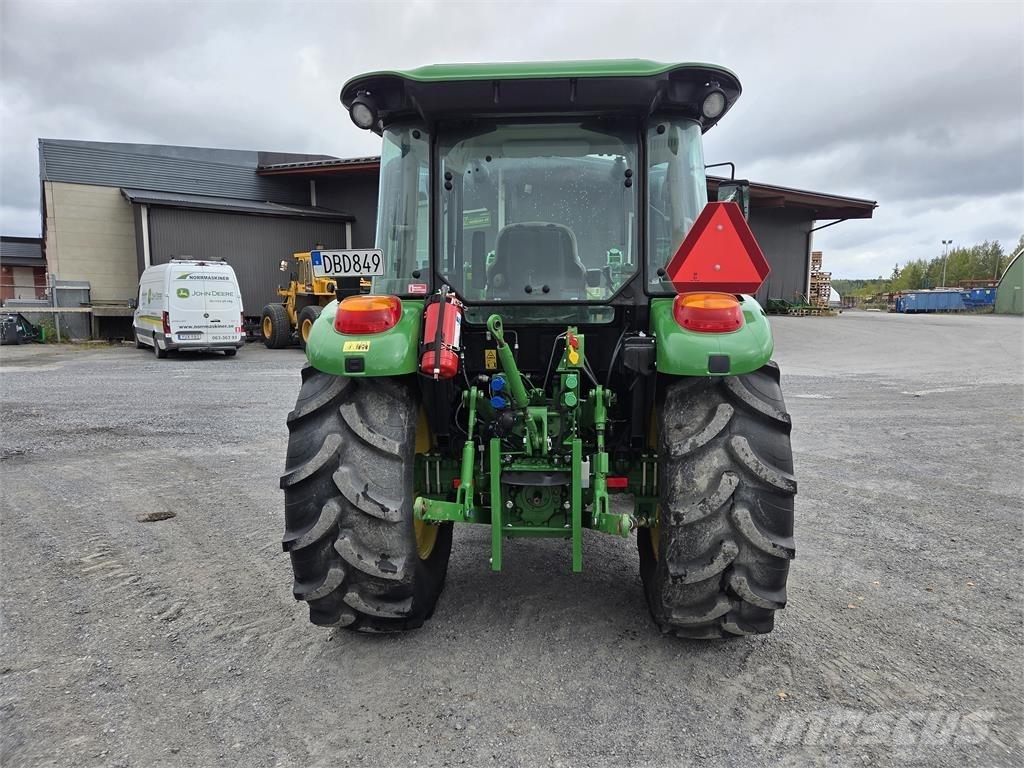 John Deere 5075E Traktorer