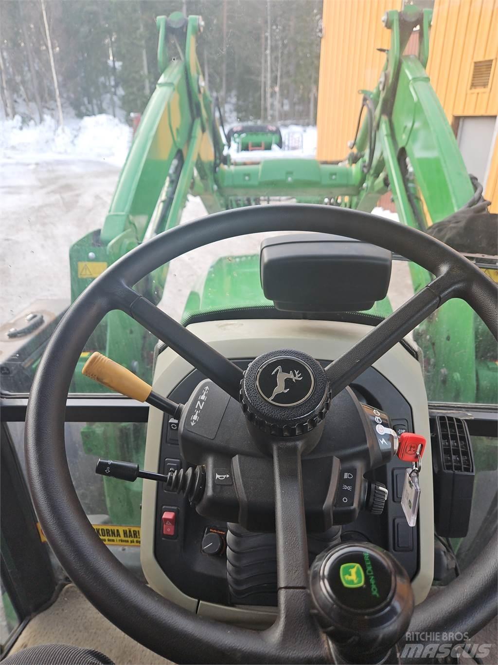 John Deere 5115M Traktorer