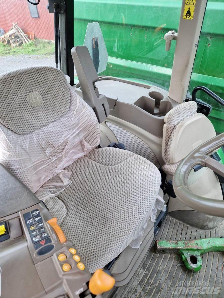 John Deere 5125 R Traktorer