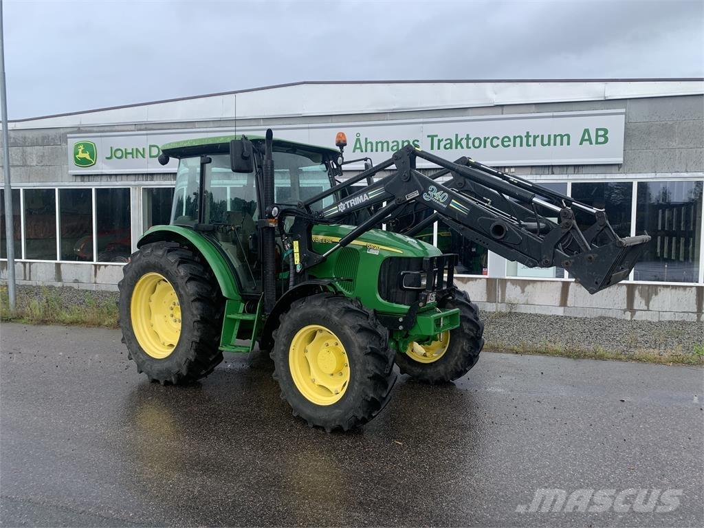 John Deere 5820 Traktorer