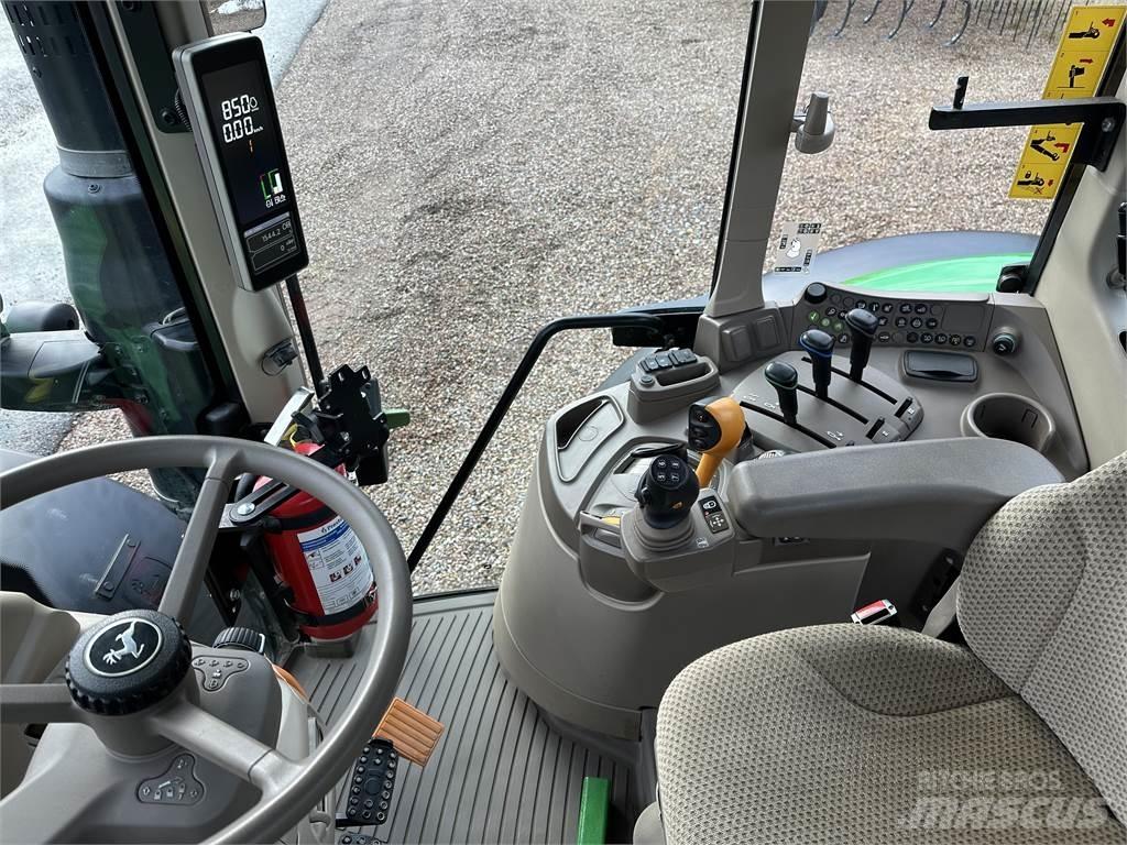John Deere 6120M Traktorer