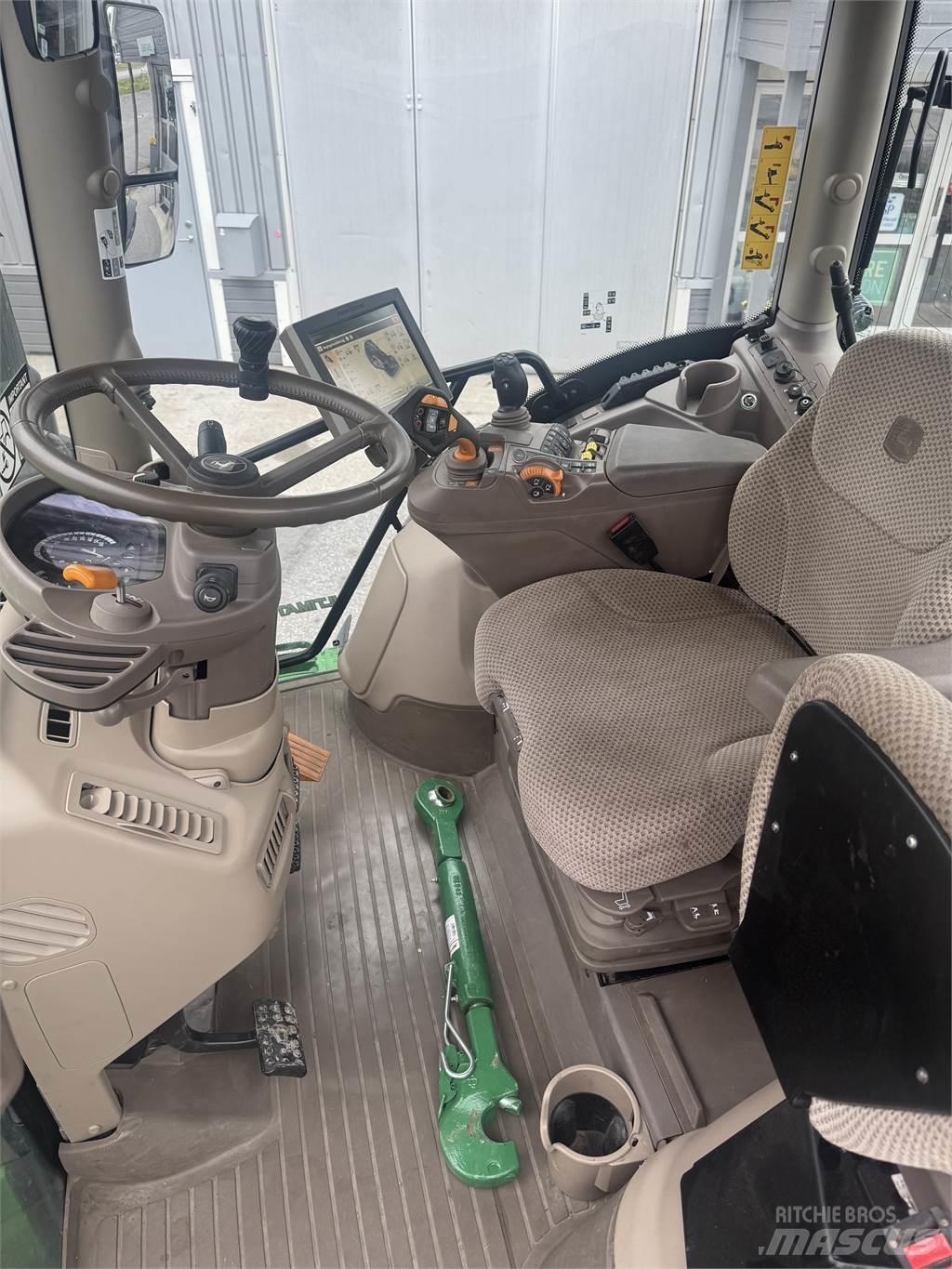 John Deere 6130R Traktorer