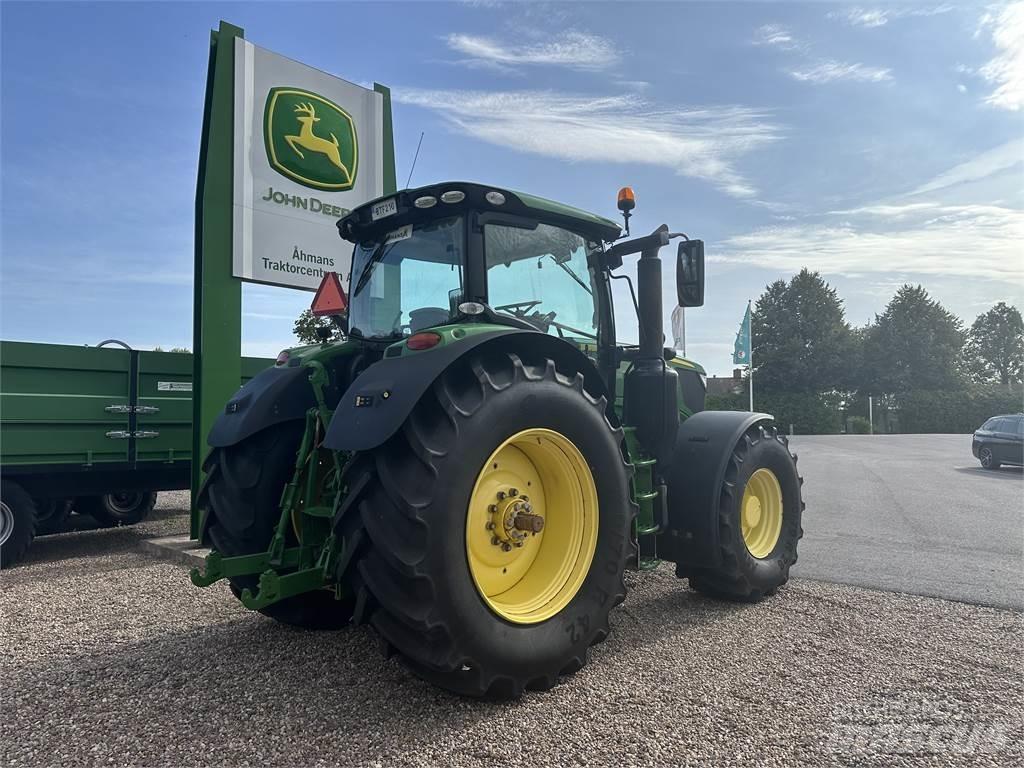 John Deere 6215R Traktorer