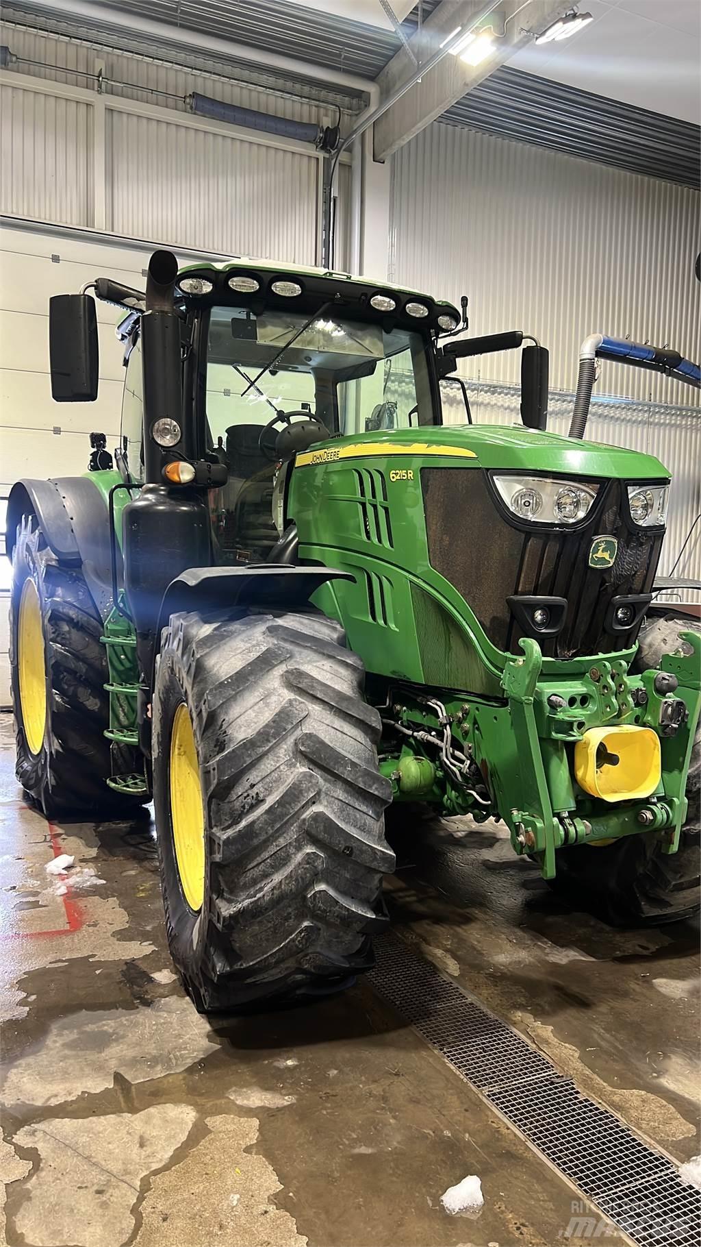 John Deere 6215R Traktorer