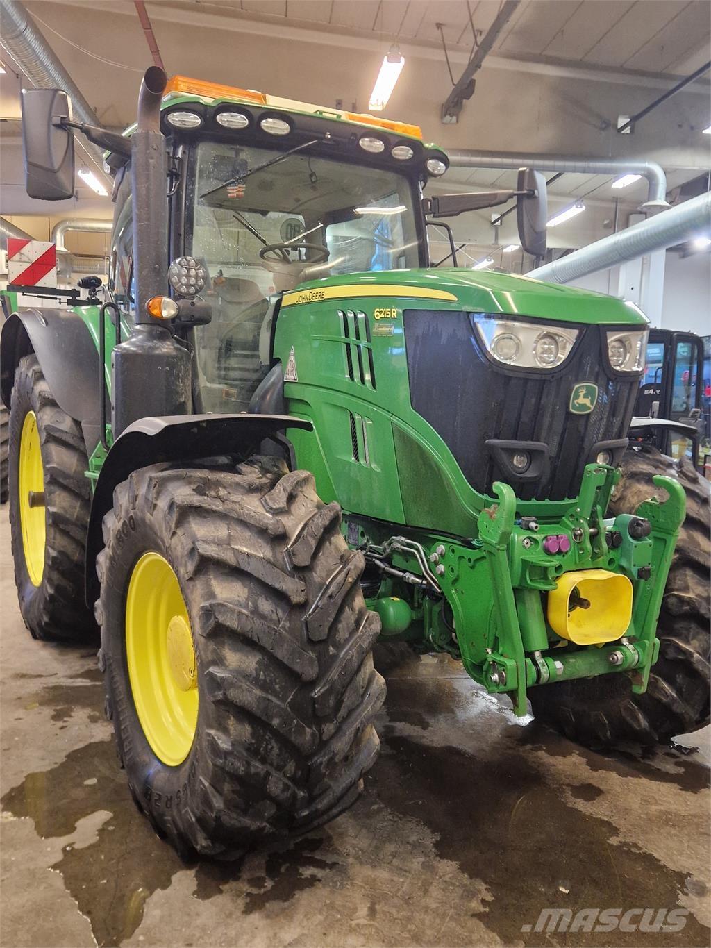 John Deere 6215R Traktorer