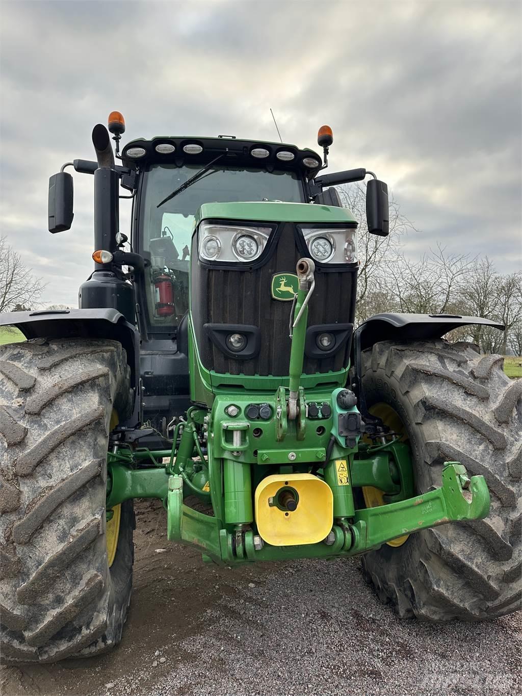 John Deere 6250R Traktorer