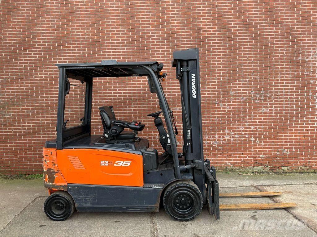 Doosan B35X-7 Elmotviktstruckar