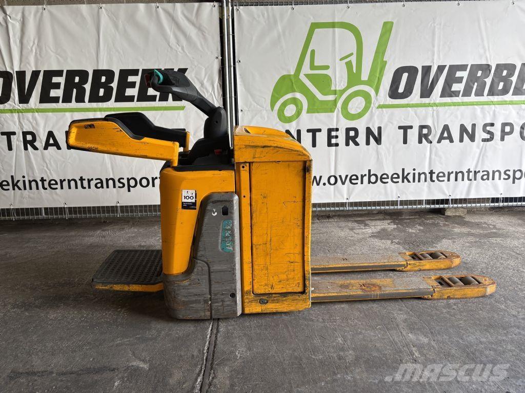 Jungheinrich ERE 225 Staplare