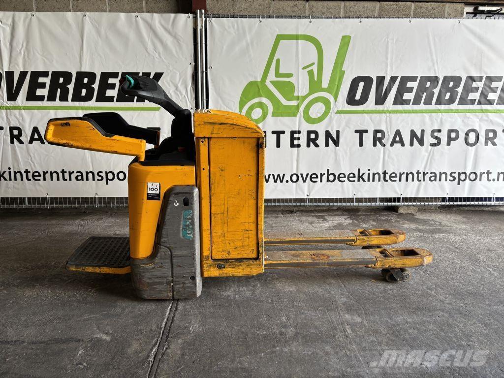 Jungheinrich ERE 225 Staplare