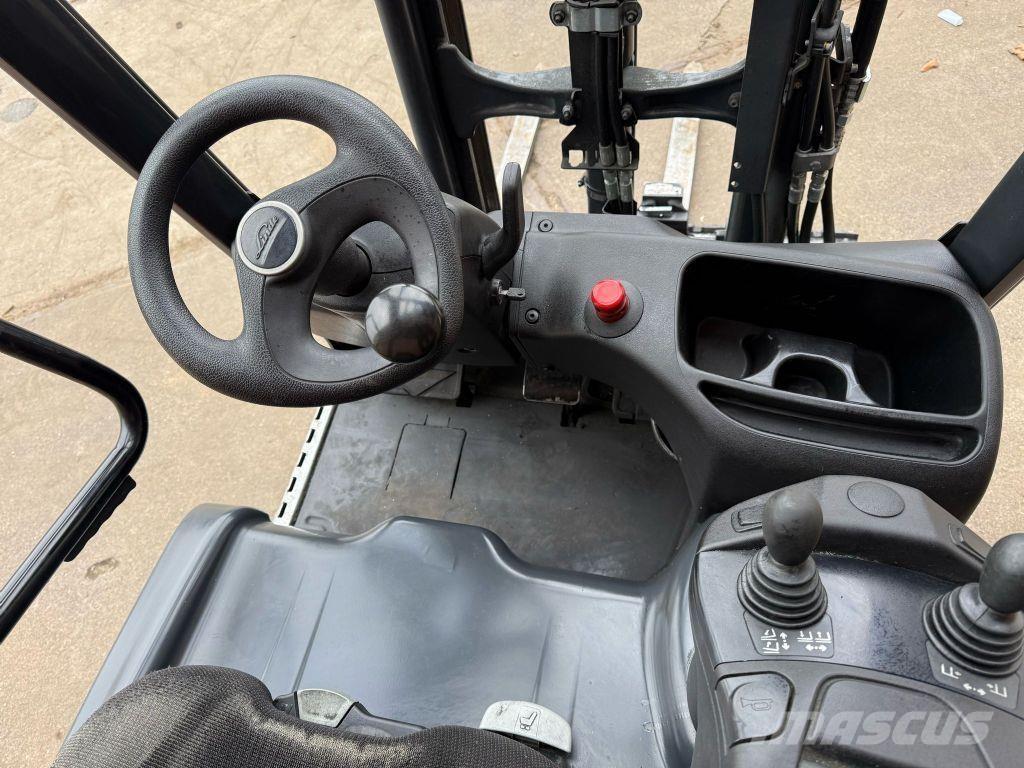 Linde E14 Elmotviktstruckar