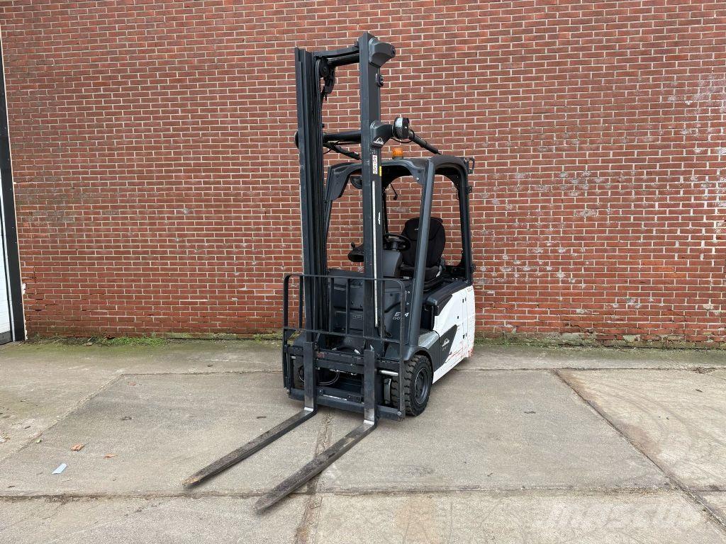Linde E14-02 Elmotviktstruckar