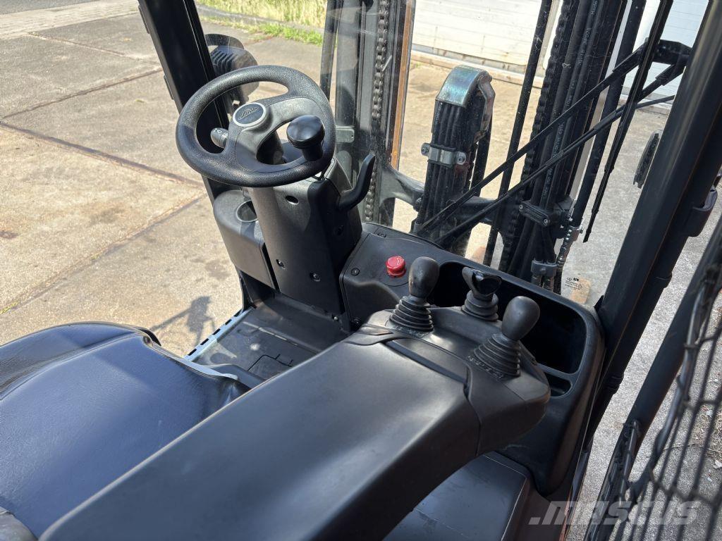 Linde E14-02 Elmotviktstruckar
