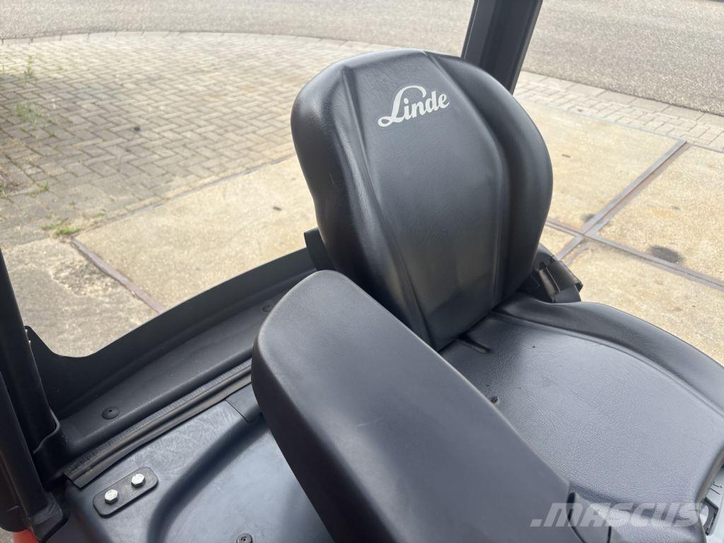 Linde E15-02 Elmotviktstruckar