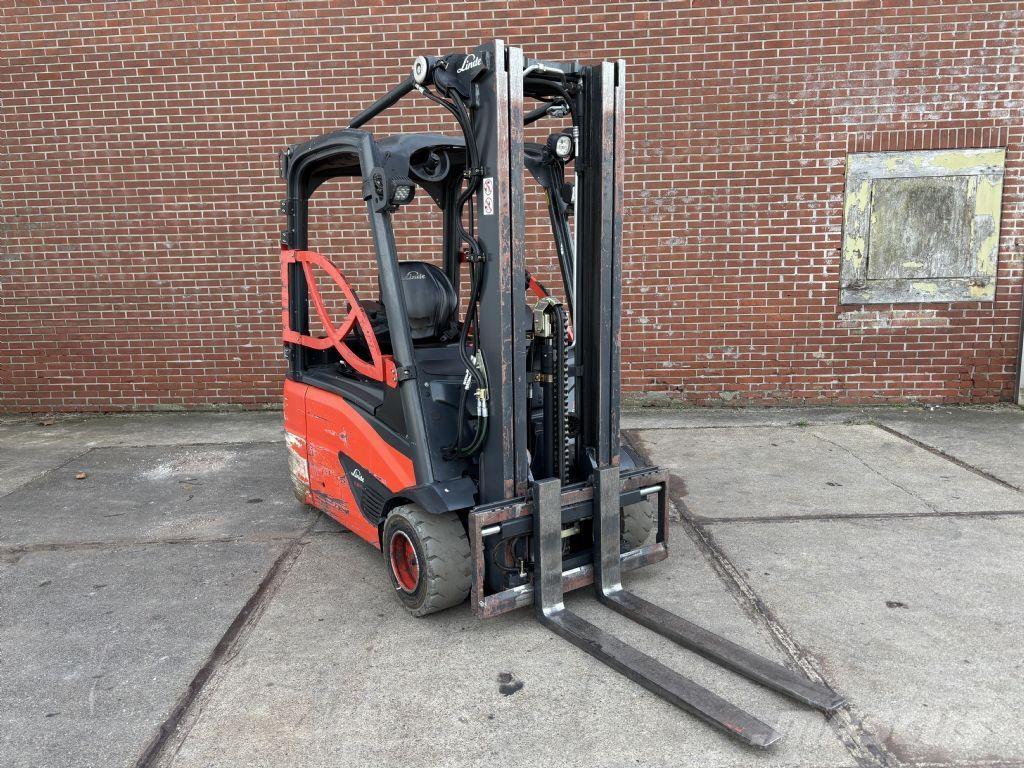 Linde E18L-02 Elmotviktstruckar