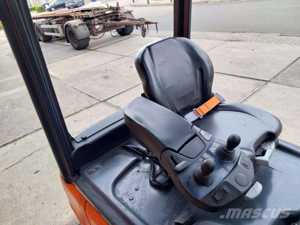 Linde E20L-02 Elmotviktstruckar