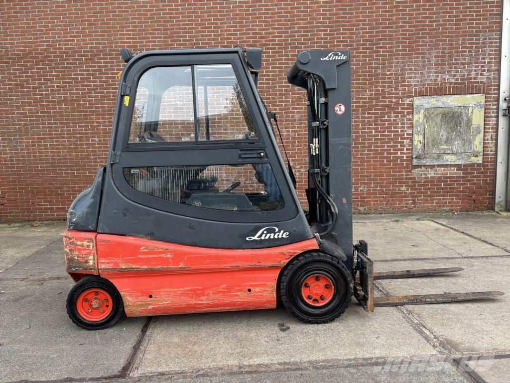 Linde E25 / 02 Elmotviktstruckar