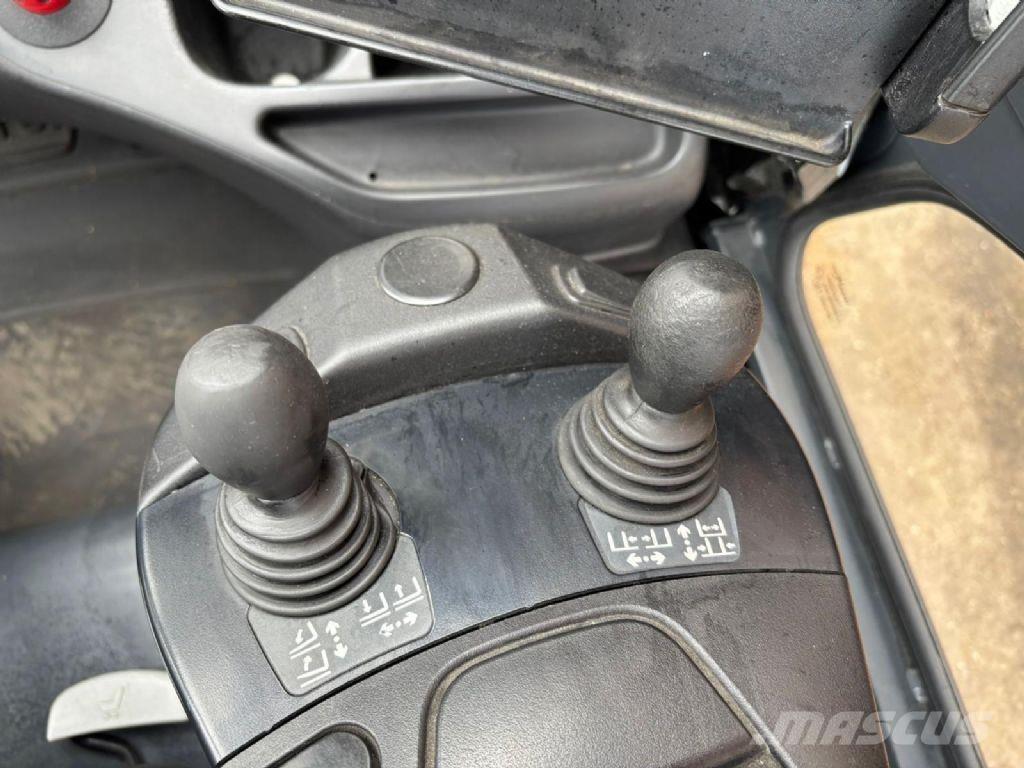 Linde E25HL-01/600 Elmotviktstruckar