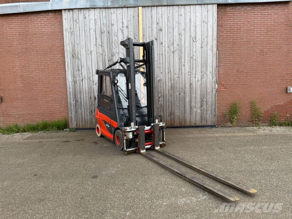 Linde E30-01 Elmotviktstruckar
