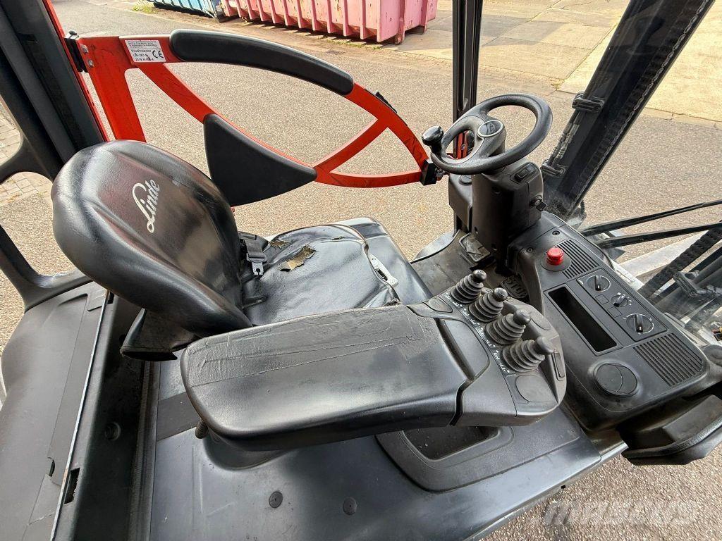 Linde E30-01 Elmotviktstruckar