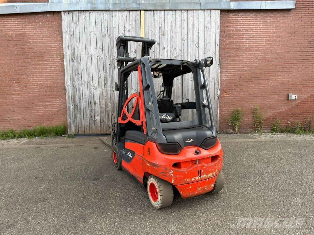 Linde E30-01 Elmotviktstruckar
