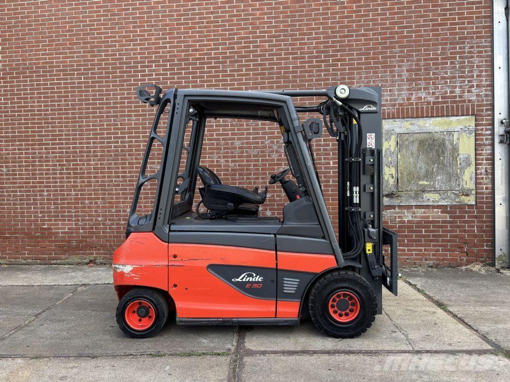 Linde E30-01 Elmotviktstruckar