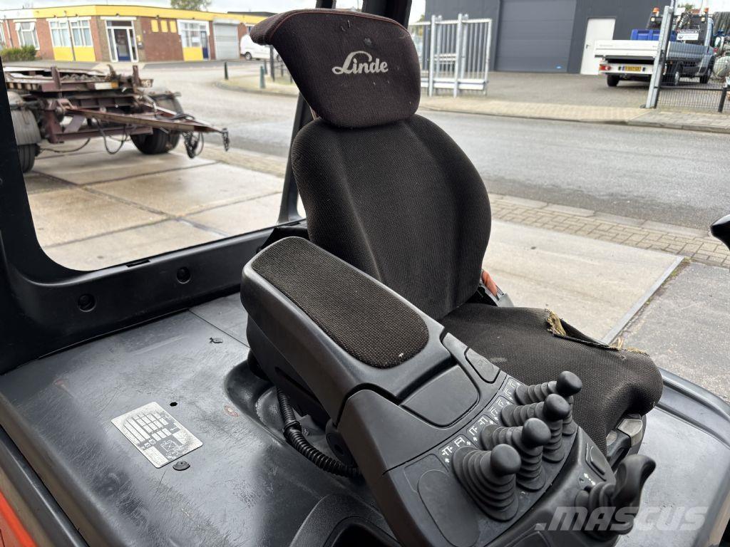 Linde E30L-01 Elmotviktstruckar