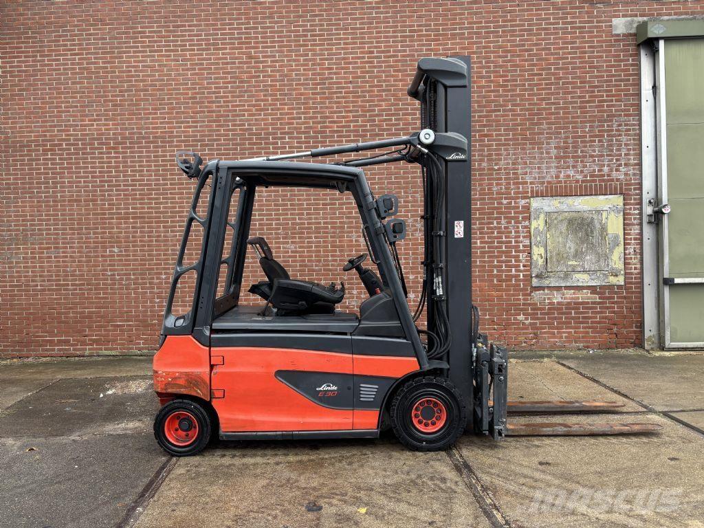 Linde E30L-01 Elmotviktstruckar