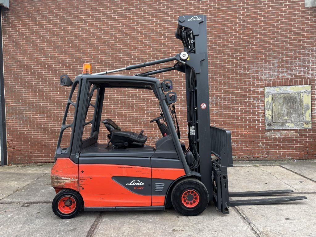 Linde E30L-01 Elmotviktstruckar