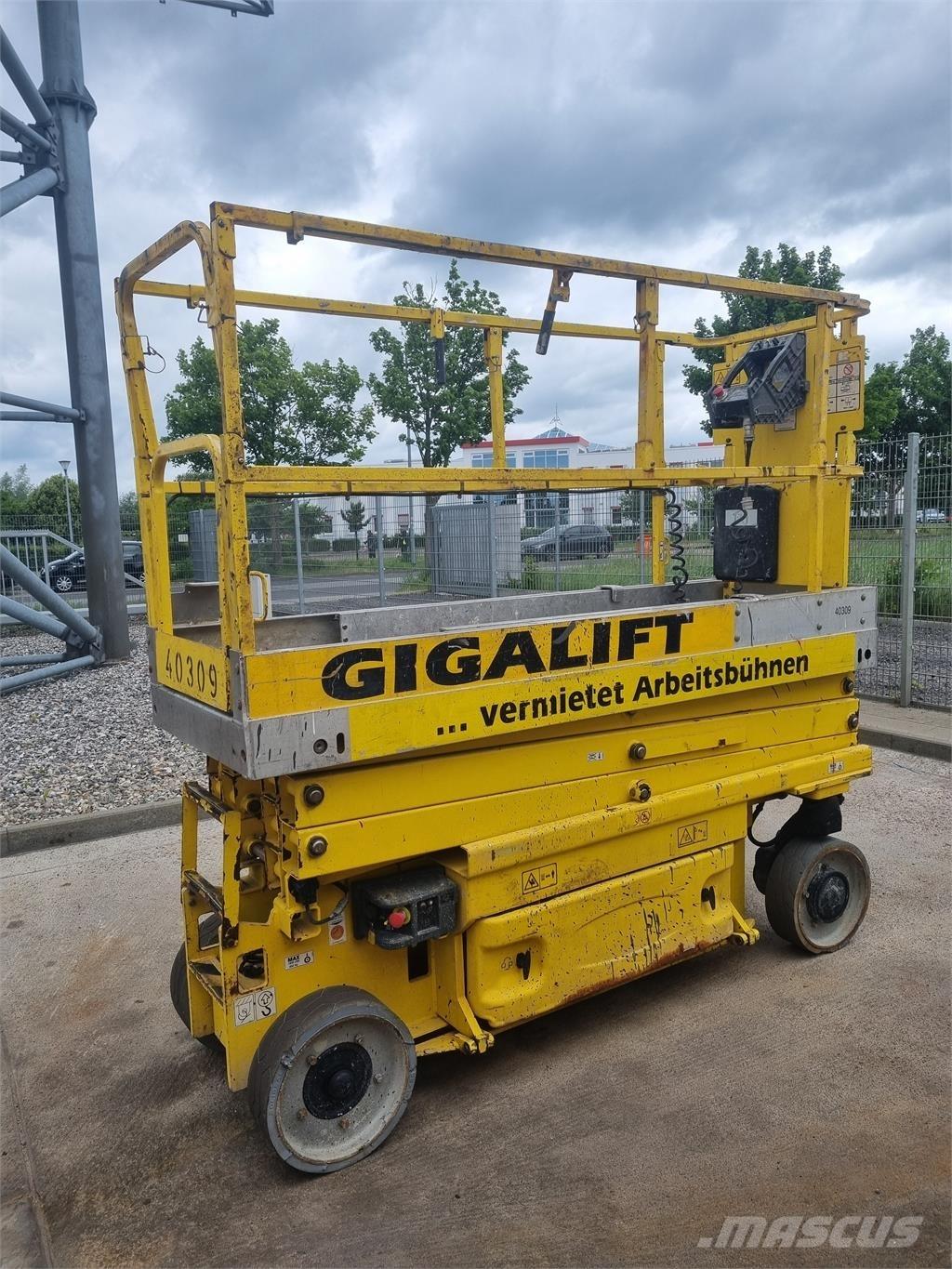 JLG 2030 ES Saxliftar