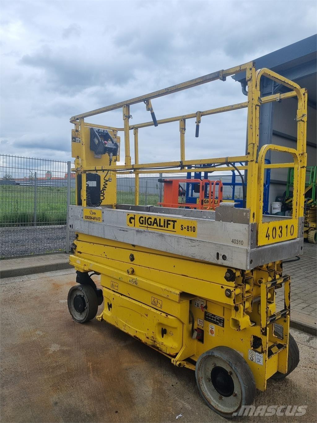 JLG 2030 ES Saxliftar